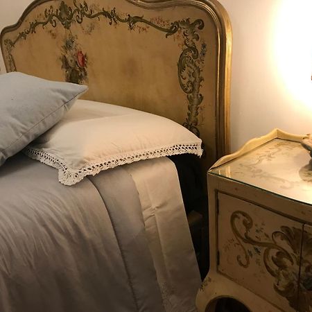 La Casa Del Melograno Apartment Alba  Ngoại thất bức ảnh