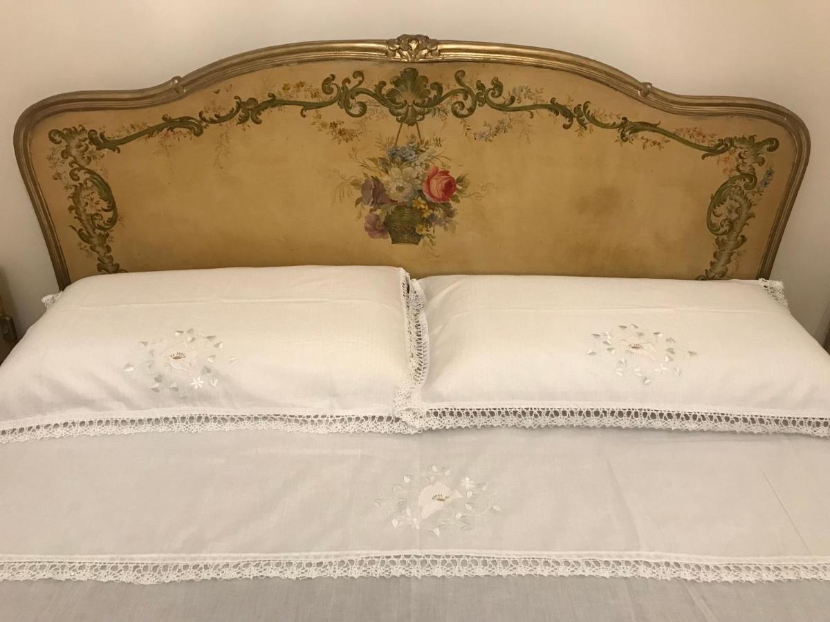 La Casa Del Melograno Apartment Alba  Ngoại thất bức ảnh